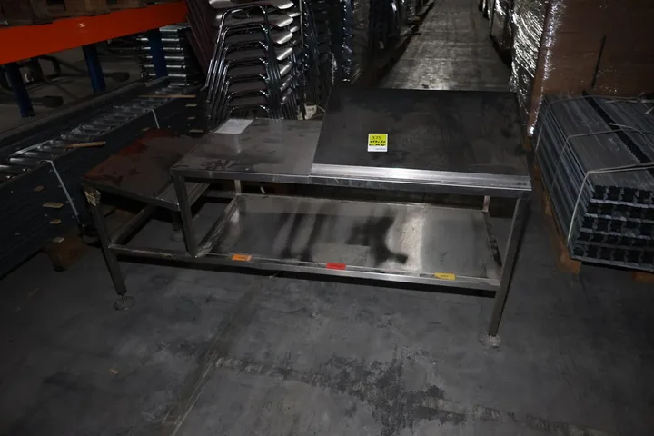 1 x Edelstahl Arbeitstisch Maße: 168 x 60 x 72 +/- cm